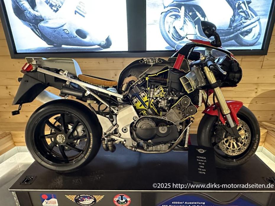 Top Mountain Motorcyle Museum - Honda Suzuka ( 1993 )